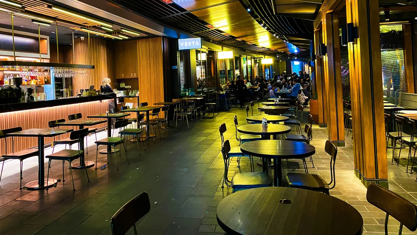 15+ Unspoken Rules of Dining Out That Could Ruin Your Experience ...